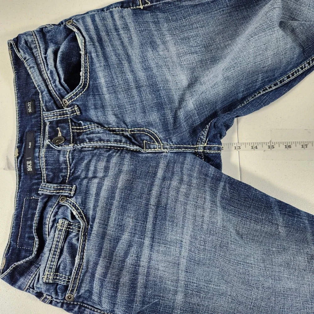 BKE Alec Mens Straight Leg Jeans 30x32 Blue Medium Wash Contrast Stitch Denim